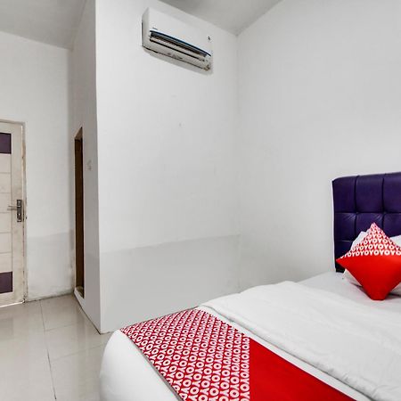 Oyo 90897 Hotel Sepupu Satria Pekanbaru Eksteriør billede