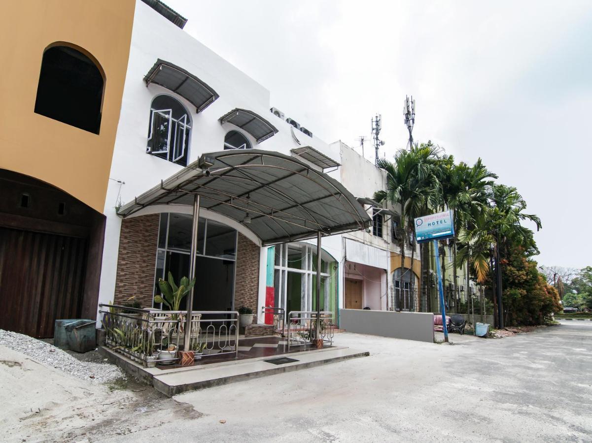 Oyo 90897 Hotel Sepupu Satria Pekanbaru Eksteriør billede