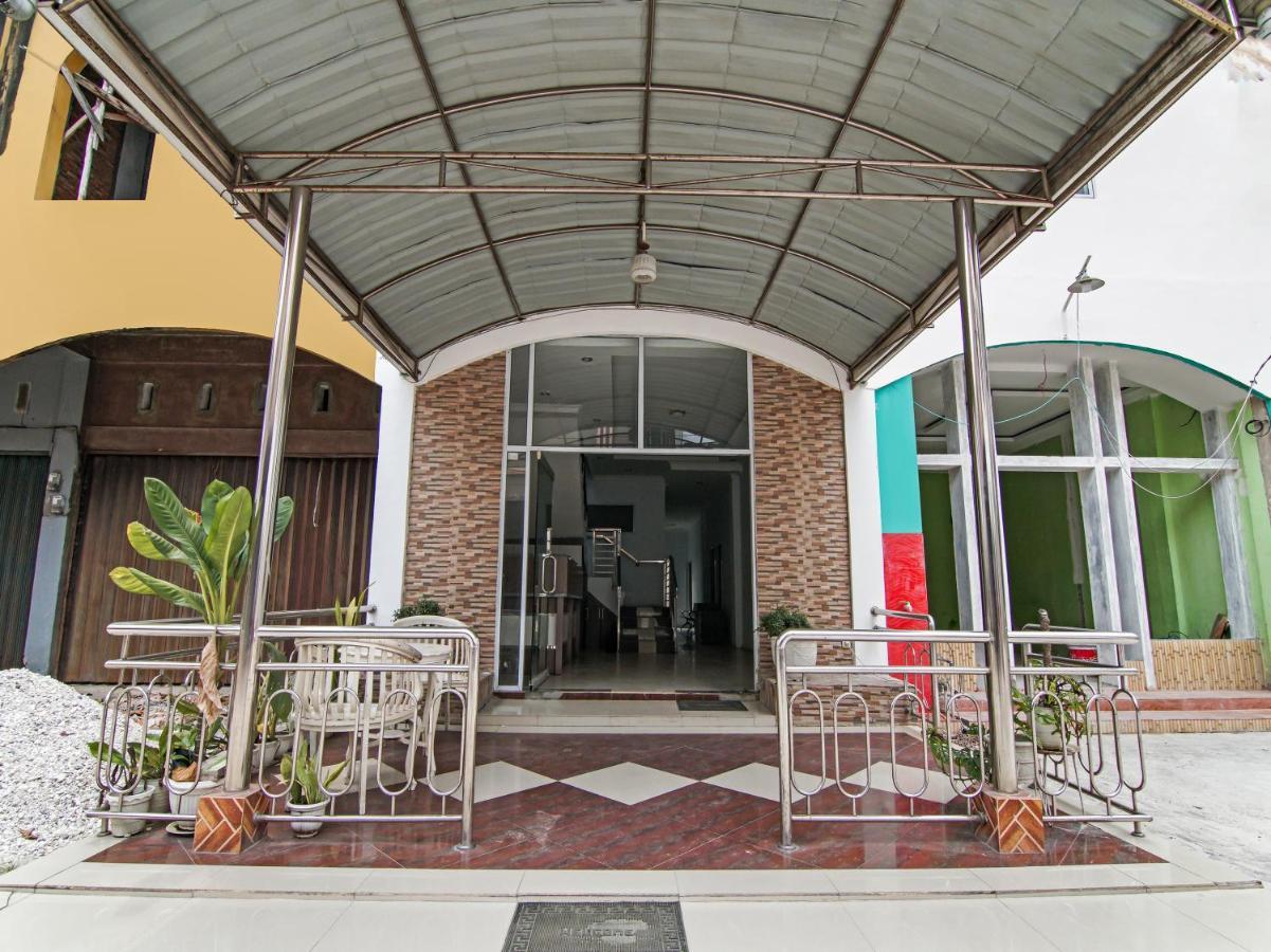 Oyo 90897 Hotel Sepupu Satria Pekanbaru Eksteriør billede