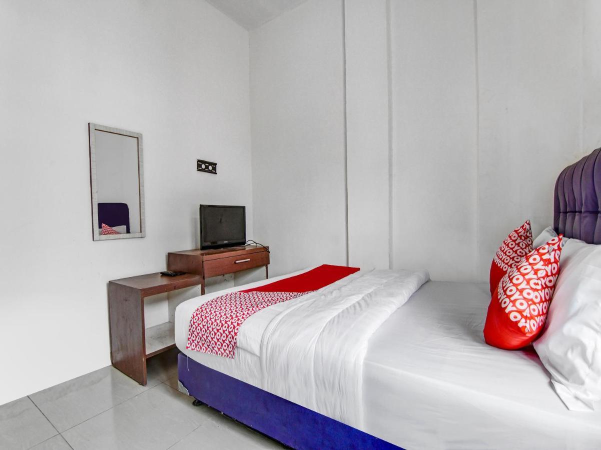 Oyo 90897 Hotel Sepupu Satria Pekanbaru Eksteriør billede