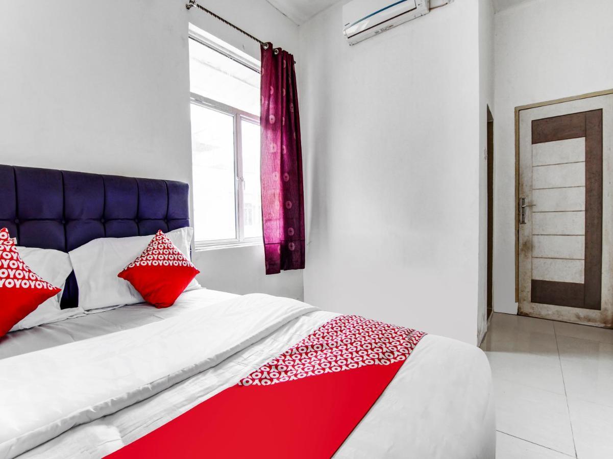 Oyo 90897 Hotel Sepupu Satria Pekanbaru Eksteriør billede