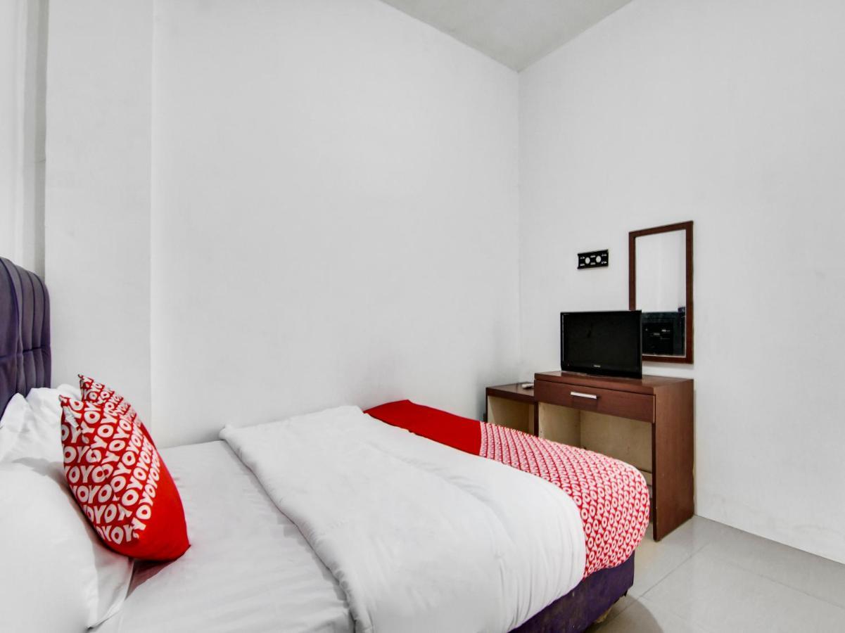 Oyo 90897 Hotel Sepupu Satria Pekanbaru Eksteriør billede