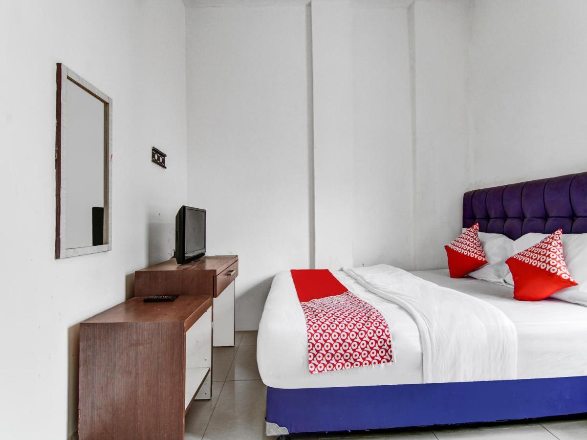 Oyo 90897 Hotel Sepupu Satria Pekanbaru Eksteriør billede